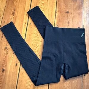 we are tala bamboo ribbed seamless leggings in black xs